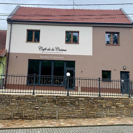 Cafe De La Creme Kuzelov Exterior foto