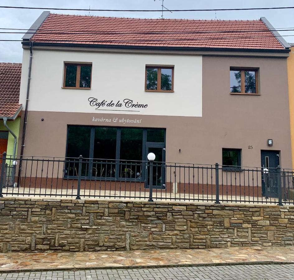Cafe De La Creme Kuzelov Exterior foto